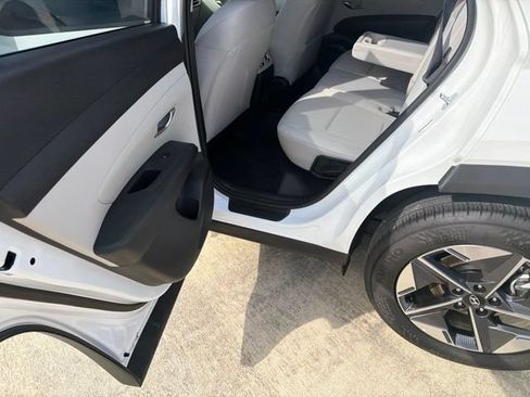 Used 2026 Hyundai Tucson SEL FWD image 18