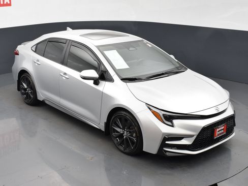 Used 2025 Toyota Corolla XSE FWD image 23