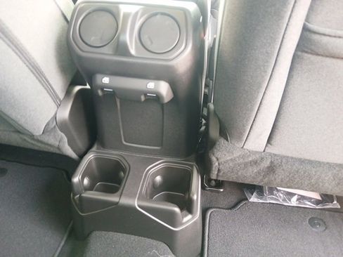 New 2025 Jeep Gladiator Sport image 25