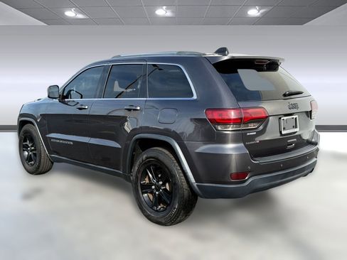 Used 2019 Jeep Grand Cherokee Laredo w/ Laredo X Package image 3