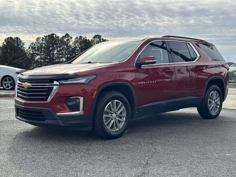 Used 2023 Chevrolet Traverse LT w/ Rear Camera Mirror Package image 5