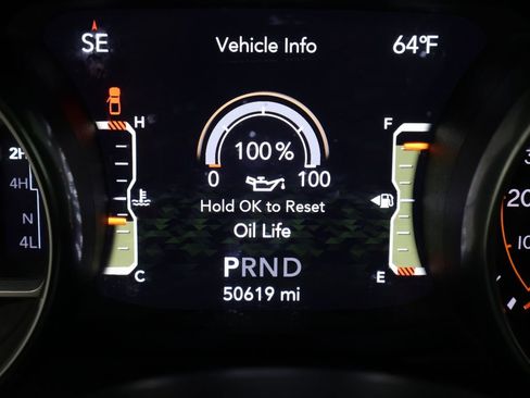 Used 2020 Jeep Gladiator Overland AWD/4WD image 39