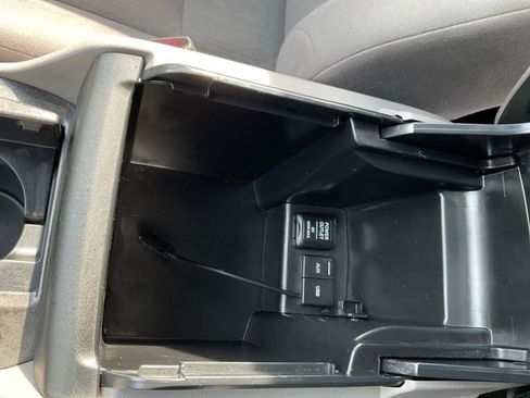 Used 2012 Honda Accord LX image 23