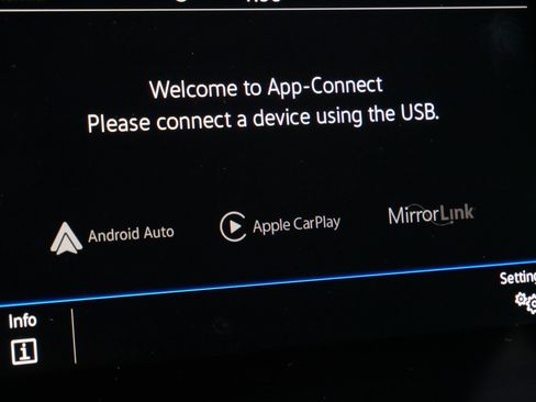 Certified 2022 Volkswagen Tiguan SE image 31