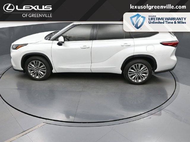 Used 2022 Toyota Highlander Platinum FWD image 30