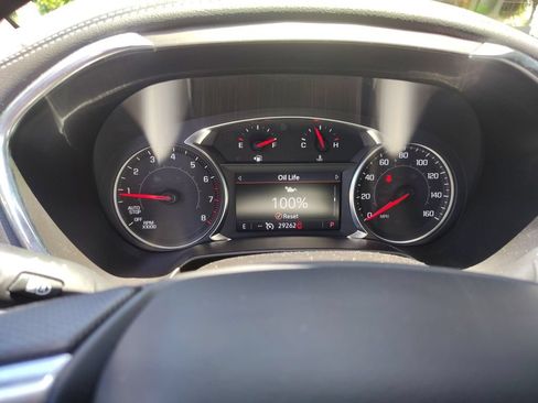 Used 2025 Chevrolet Blazer LT AWD/4WD image 3