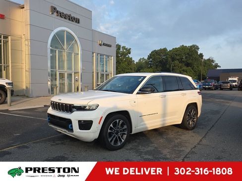Used 2023 Jeep Grand Cherokee Overland w/ Luxury Tech Group IV AWD/4WD image 1