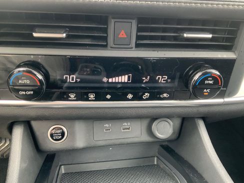Used 2023 Nissan Rogue SV AWD/4WD image 42