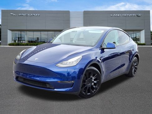 Used 2021 Tesla Model Y Long Range image 1