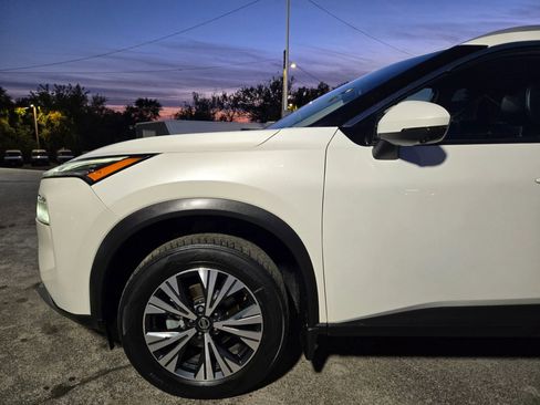 Used 2021 Nissan Rogue SV w/ Premium Package image 2