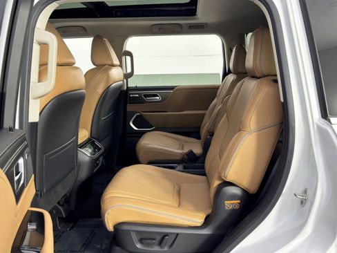 Used 2025 INFINITI QX80 Luxe image 44