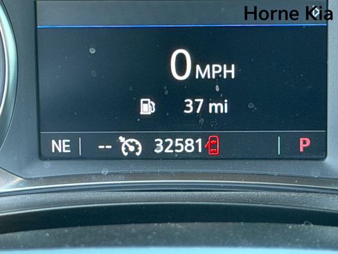 Used 2023 Chevrolet Traverse LT FWD image 36