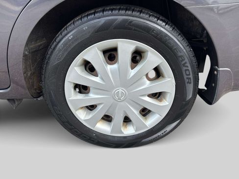 Used 2015 Nissan Versa S Plus FWD image 27