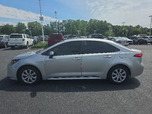 Used 2020 Toyota Corolla LE FWD image 8