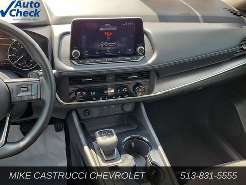 Used 2024 Nissan Rogue SV AWD/4WD image 13
