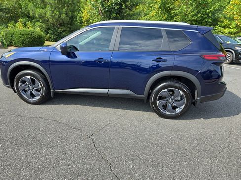 Certified 2026 Nissan Rogue SV w/ SV Premium Package FWD image 7