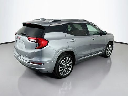 Used 2024 GMC Terrain Denali w/ Denali Premium Package AWD/4WD image 7