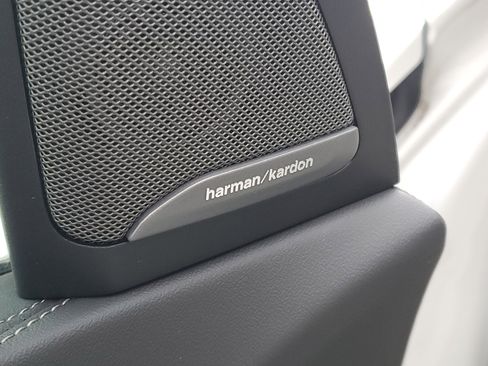 Certified 2025 BMW X7 M60i image 7