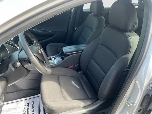 Used 2019 Chevrolet Malibu LT image 9