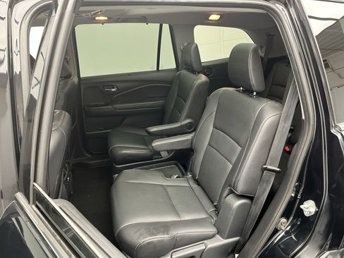 Used 2018 Honda Pilot Elite image 12