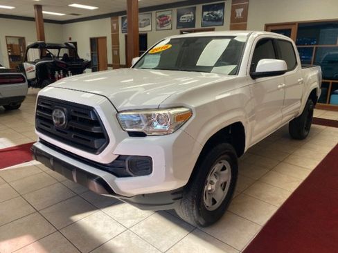 Used 2019 Toyota Tacoma SR w/ SR Convenience Package image 1