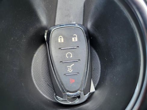 Used 2024 Chevrolet Equinox LT FWD image 28