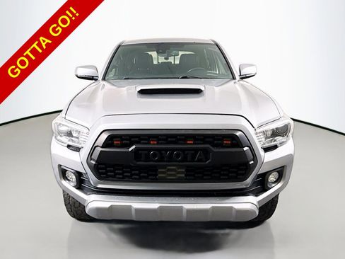 Used 2021 Toyota Tacoma TRD Sport AWD/4WD image 2