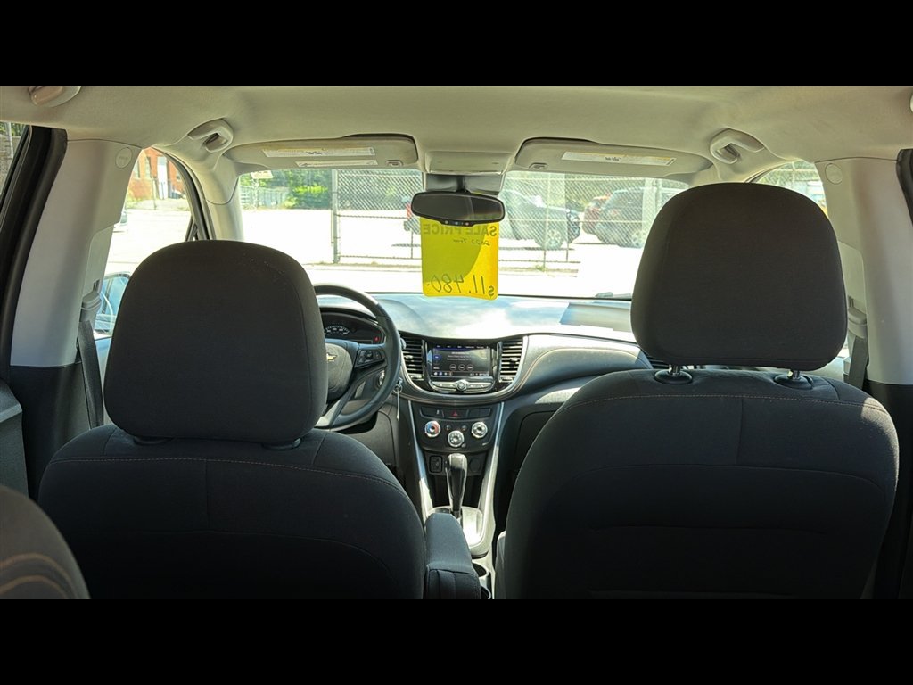 Used 2022 Chevrolet Trax LS w/ Tint and Cruise Package FWD image 27