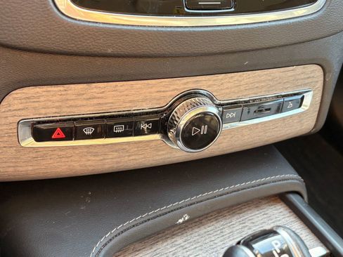 Certified 2022 Volvo XC90 T6 Inscription w/ Advanced Package image 19