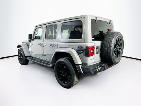 Used 2022 Jeep Wrangler Unlimited Sahara w/ Cold Weather Group AWD/4WD image 5