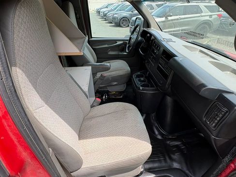 Used 2011 Chevrolet Express 2500 RWD image 27