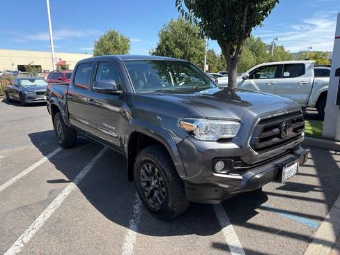Certified 2022 Toyota Tacoma SR5 AWD/4WD image 1