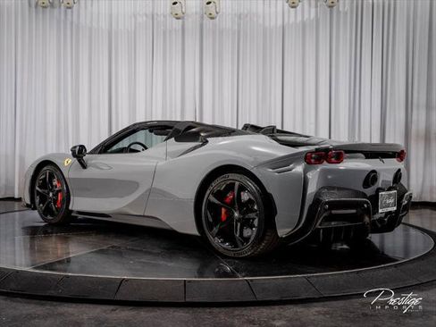 Used 2022 Ferrari SF90 Spider AWD/4WD image 17