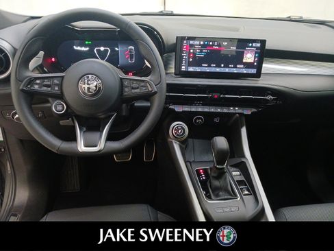 New 2024 Alfa Romeo Tonale Veloce image 13