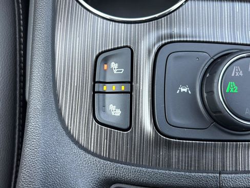 Used 2023 GMC Acadia SLT w/ LPO, Floor Liner Package AWD/4WD image 15