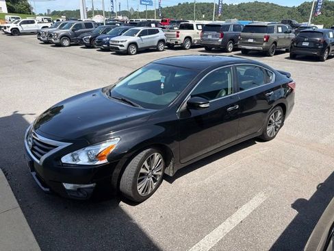 Used 2013 Nissan Altima 2.5 SL w/ Technology Pkg FWD image 1