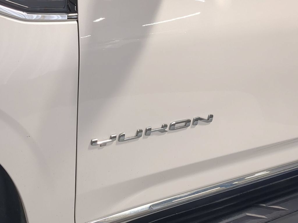 Used 2023 GMC Yukon SLT w/ SLT Premium Package AWD/4WD image 16