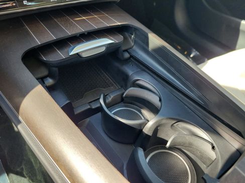 Used 2025 Mercedes-Benz E 350 Sedan image 17