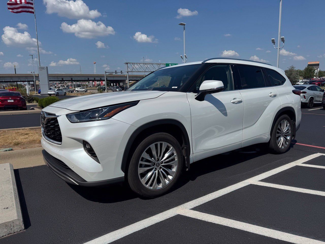 Used 2022 Toyota Highlander Platinum AWD/4WD image 6