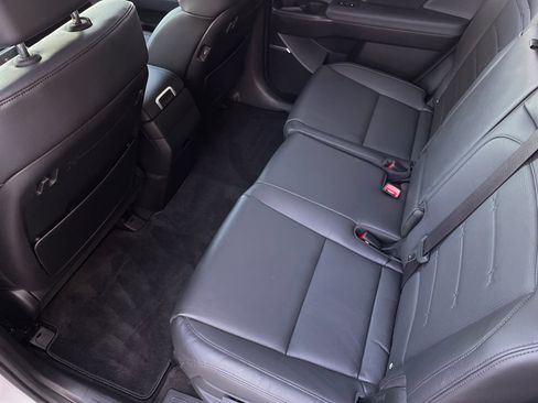 Used 2025 Hyundai Santa Fe Limited image 17