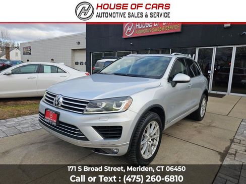 Used 2017 Volkswagen Touareg Executive image 30