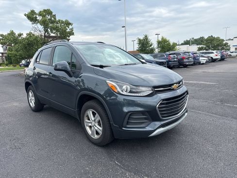 Used 2021 Chevrolet Trax LT AWD/4WD image 14