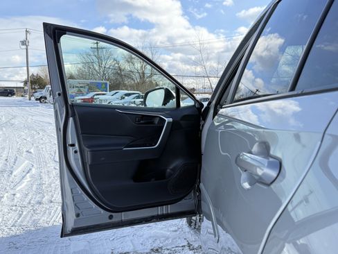 Used 2024 Toyota RAV4 LE image 22