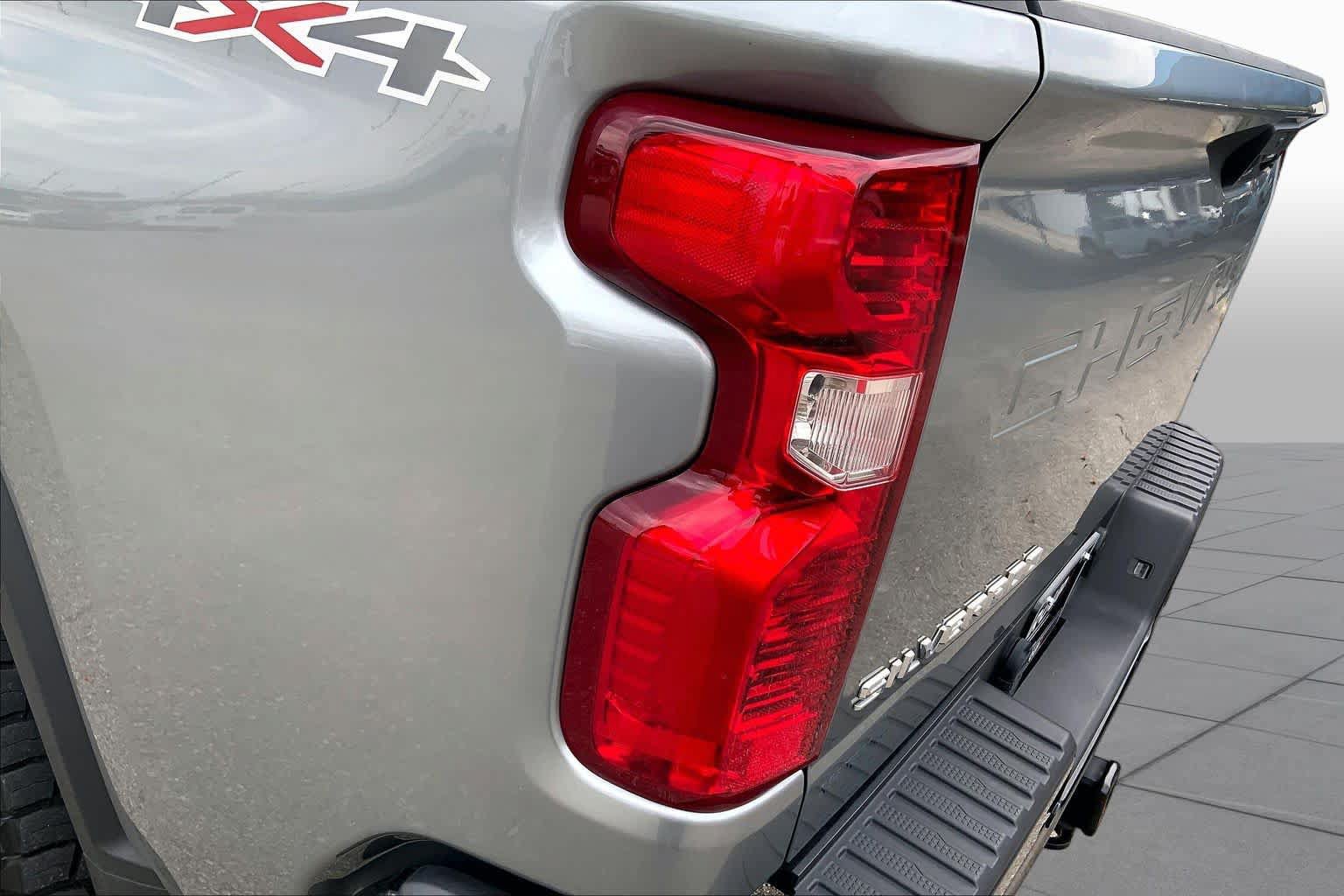 Used 2024 Chevrolet Silverado 2500 Custom w/ Custom Value Package AWD/4WD image 29