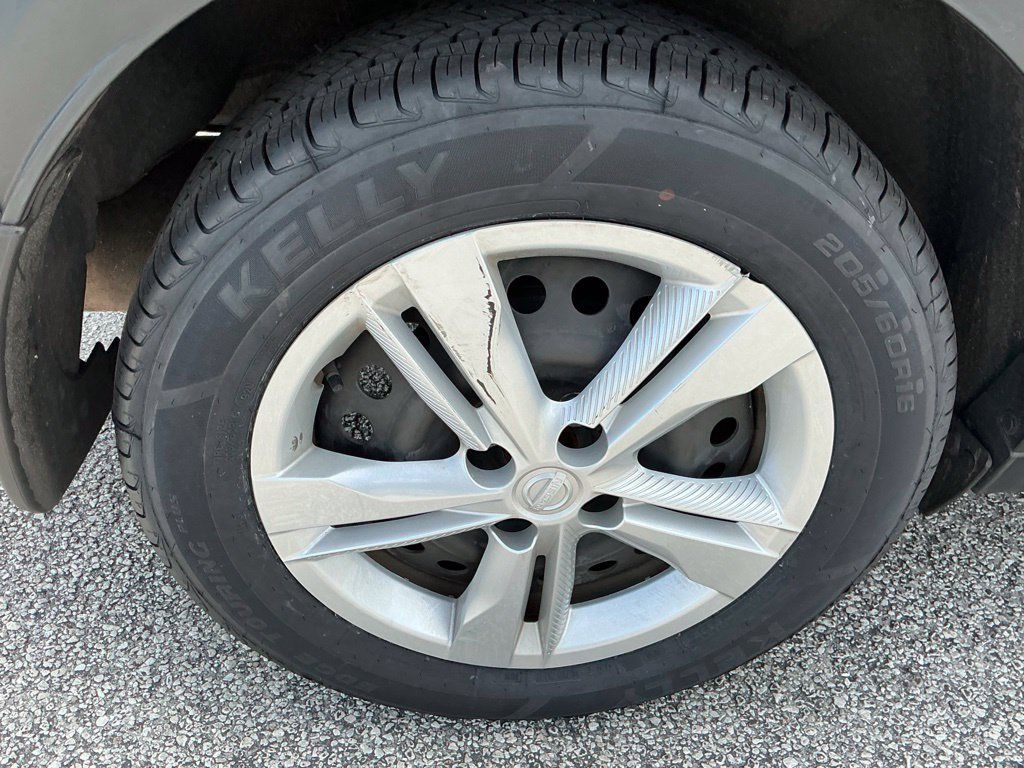 Used 2023 Nissan Kicks S FWD image 13