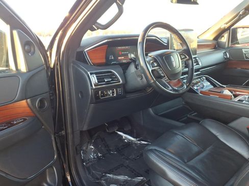 Used 2024 Lincoln Navigator Reserve image 7
