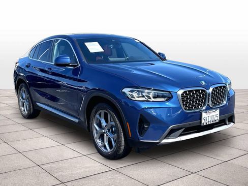 Used 2022 BMW X4 xDrive30i w/ Premium Package 2 AWD/4WD image 3
