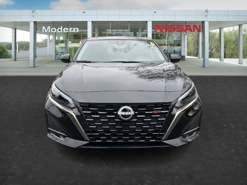 New 2025 Nissan Altima 2.5 SR image 8