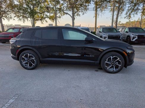 New 2026 Chevrolet Equinox EV LT image 8