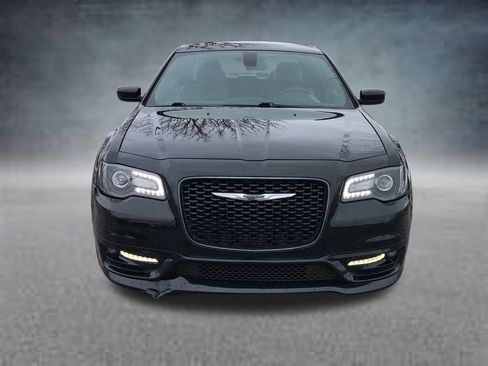 Used 2018 Chrysler 300 S w/ S Model Appearance Package image 12